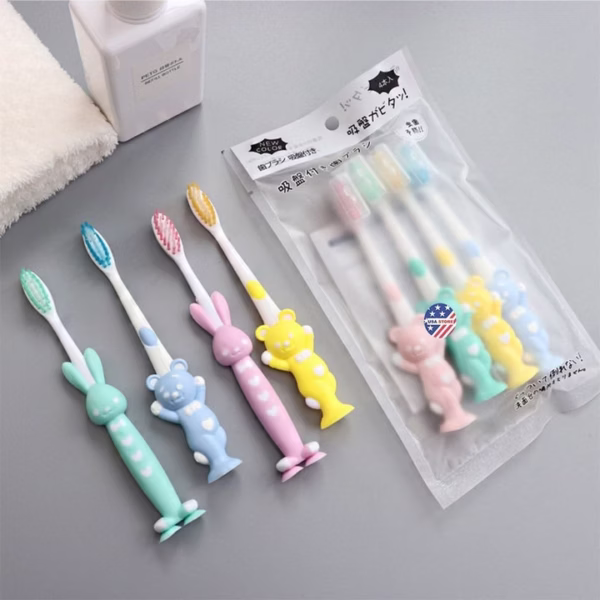 Set 4 Bàn Chải Trẻ Em 4 Màu Dễ Thương