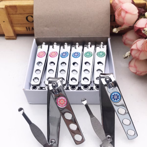 Dụng Cụ Bấm Móng Tay 3In1 Kèm Cây Lấy Ráy Tai Và Dũa Móng Bằng Thép Không Gỉ Bền Đẹp, Có Khoen Treo Chìa Khóa Tiện Ích - Dmastore
