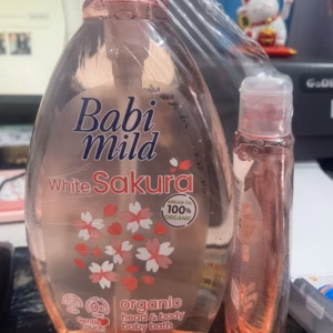 Sữa Tắm Em Bé Babi Mild White Sakura Chai 800Ml Tặng Chai 180Ml Ngẫu Nhiên- Gdn