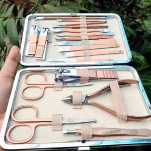 Bộ Kìm Cắt Móng Với 18 Chi Tiết Đa Năng