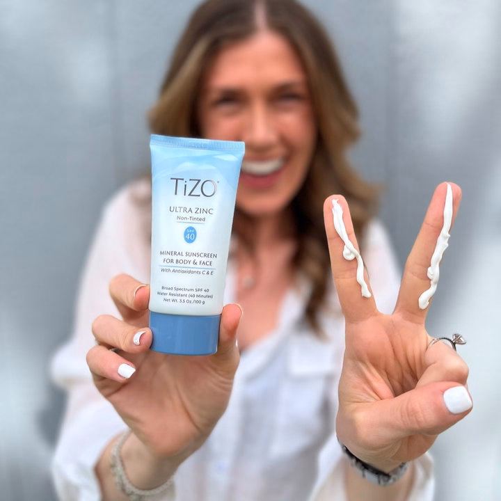 Kem Chống Nắng Khoáng Chất Không Màu Cho Da Mặt Và Cơ Thể Spf40 100G Tizo - Ảnh 3