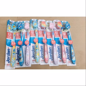 [Chính Hãng] Bàn Chải Đánh Răng Trẻ Em Jordan Từ 0-9 Tuổi (Màu Ngẫu Nhiên) -Gdn
