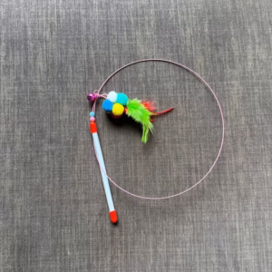 Cần Câu Dây Thép Gắn Cầu Có Chuông Cho Mèo