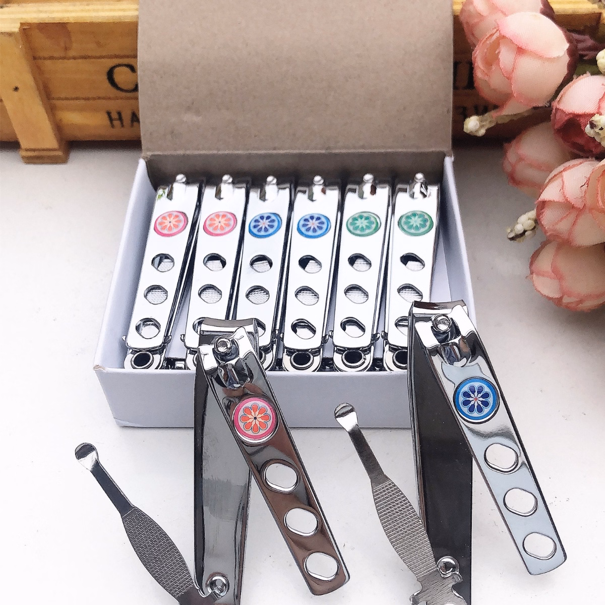 Dụng Cụ Bấm Móng Tay 3In1 Kèm Cây Lấy Ráy Tai Và Dũa Móng Bằng Thép Không Gỉ Bền Đẹp, Có Khoen Treo Chìa Khóa Tiện Ích - Dmastore