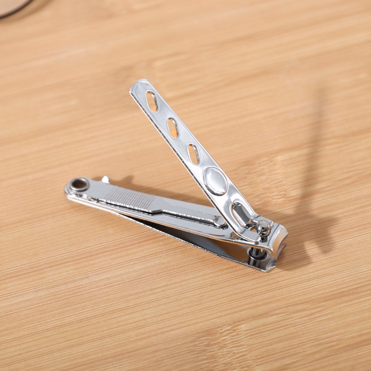 Dụng Cụ Bấm Móng Tay 3In1 Kèm Cây Lấy Ráy Tai Và Dũa Móng Bằng Thép Không Gỉ Bền Đẹp, Có Khoen Treo Chìa Khóa Tiện Ích - Dmastore - Ảnh 8